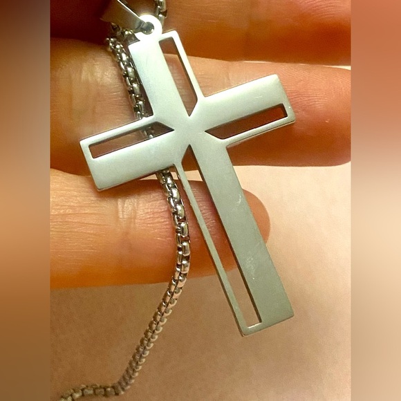 Silver Cross Pendant Necklace. Stainless Steel - Picture 6 of 6